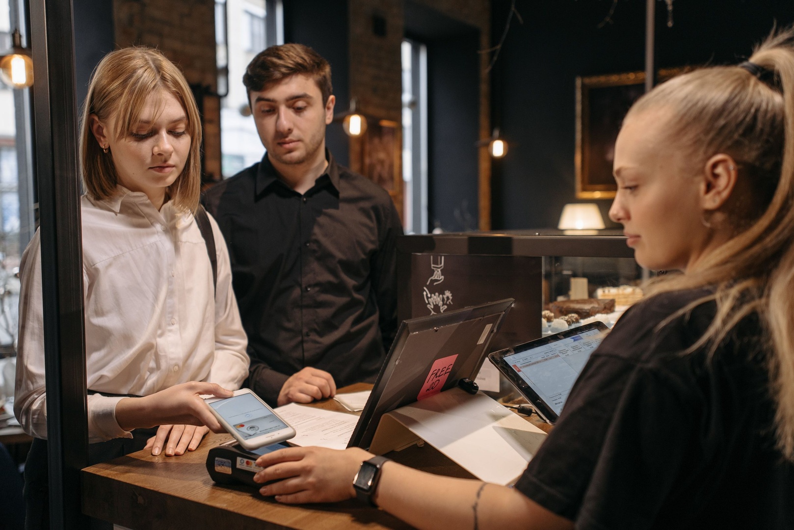 Retail and eCommerce on One Stock Truth